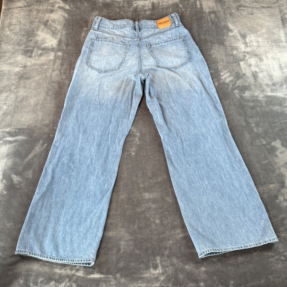 Hollister Ultra High-Rise Vintage Baggy Pants Light Wash Distressed Jeans 5R/27R - Picture 4 of 9